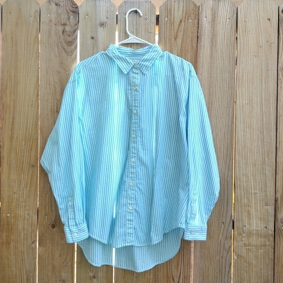 Levi's - Oversized Fit Striped Button Down Shirt - Picture 2 of 16